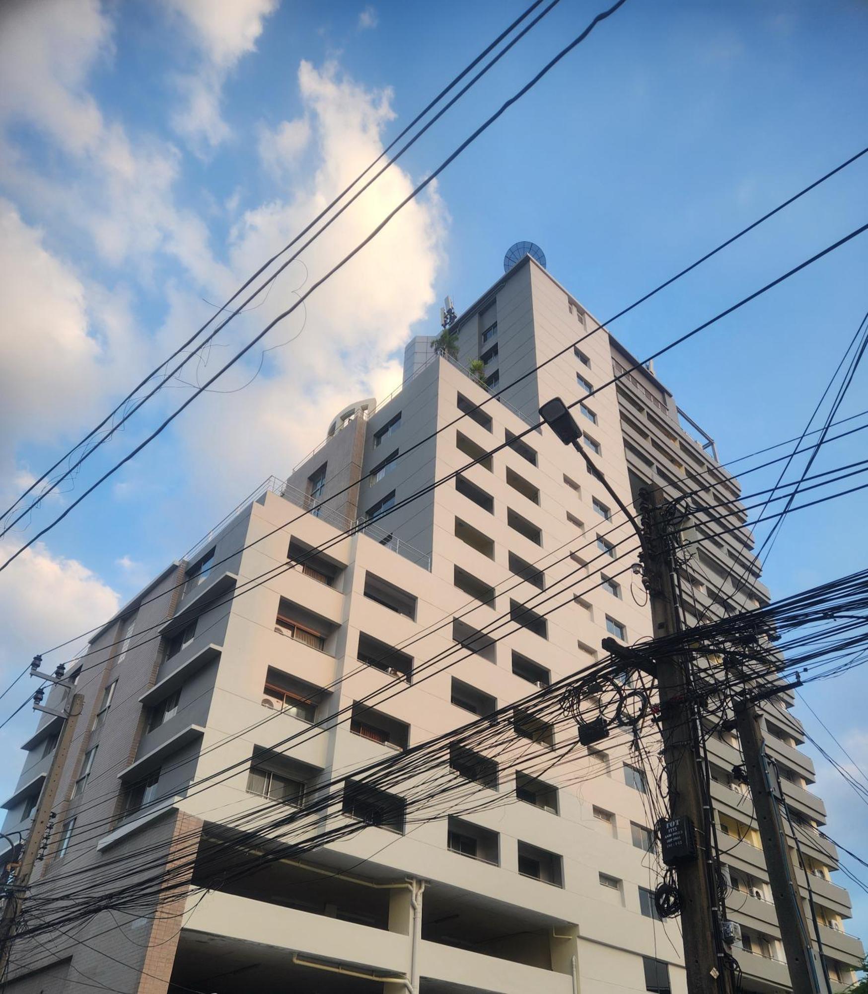 Interchange Tower Serviced Apartment - Sha Extra Plus Bangkok Exterior photo